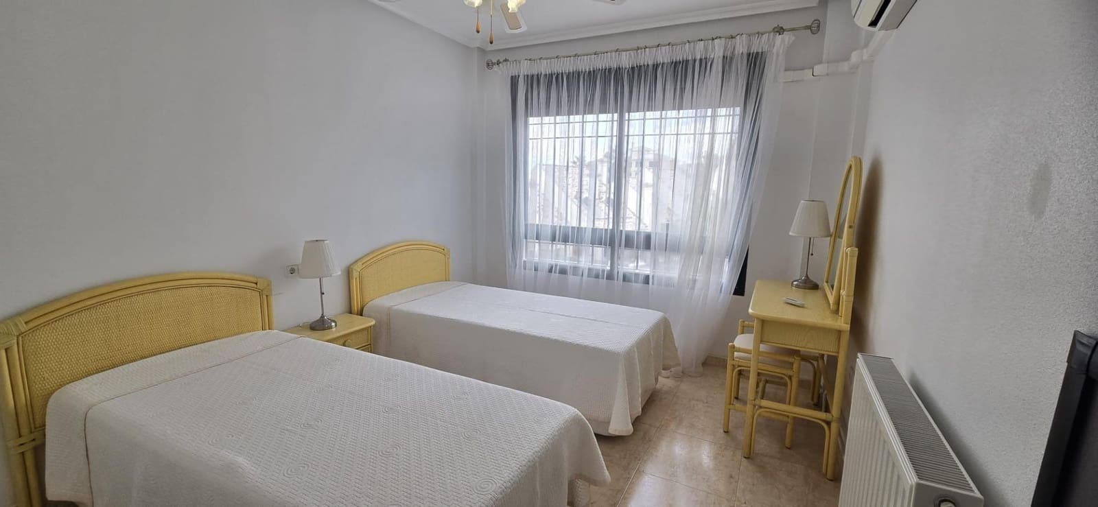 3 quarto Apartamento para venda em Campoamor com piscina - 255 000 € (Ref: 9866974)
