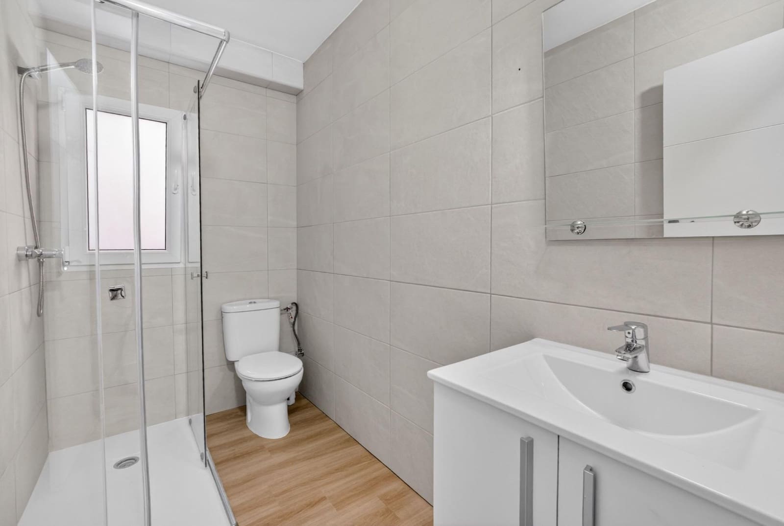 Apartamento de 3 habitaciones en Torrevieja en venta - 130.000 € (Ref: 9866975)