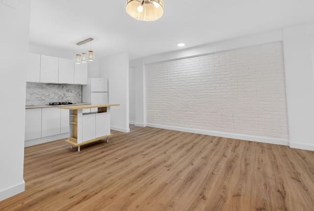Apartamento de 3 habitaciones en Centro, Torrevieja en venta - 130.000 € (Ref: 9866975)