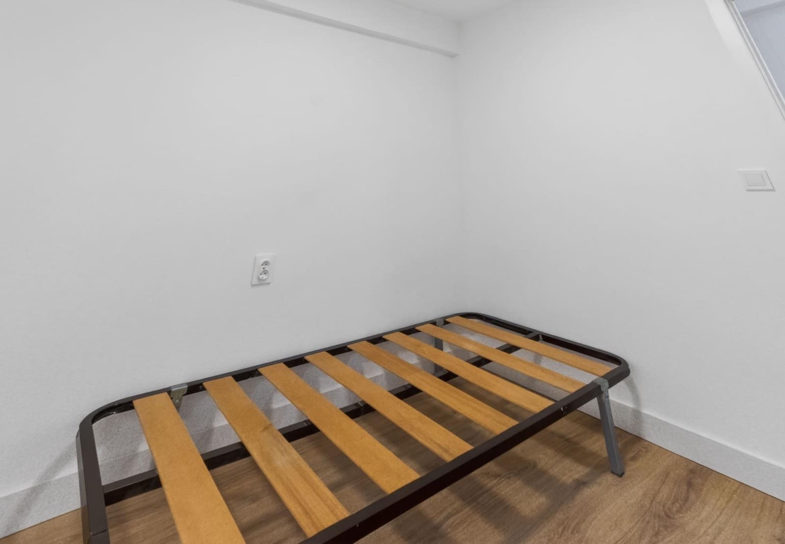 Apartamento de 3 habitaciones en Torrevieja en venta - 130.000 € (Ref: 9866975)