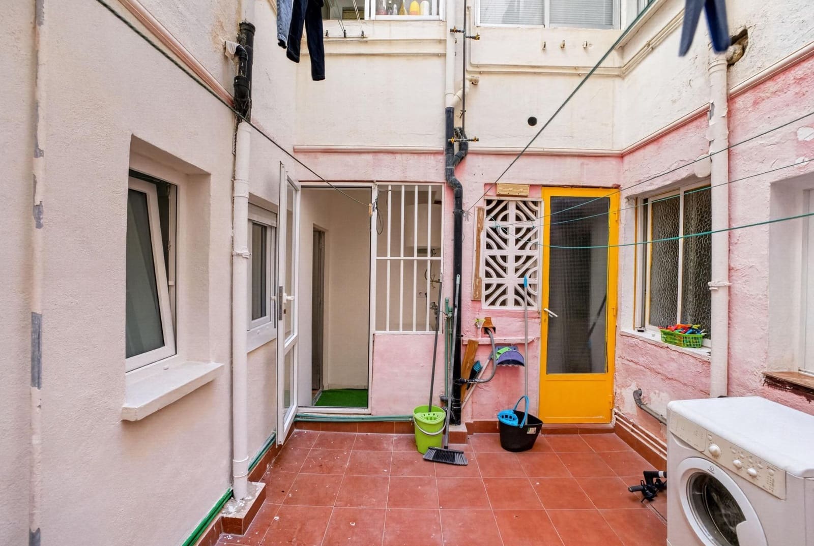 Apartamento de 3 habitaciones en Torrevieja en venta - 130.000 € (Ref: 9866975)