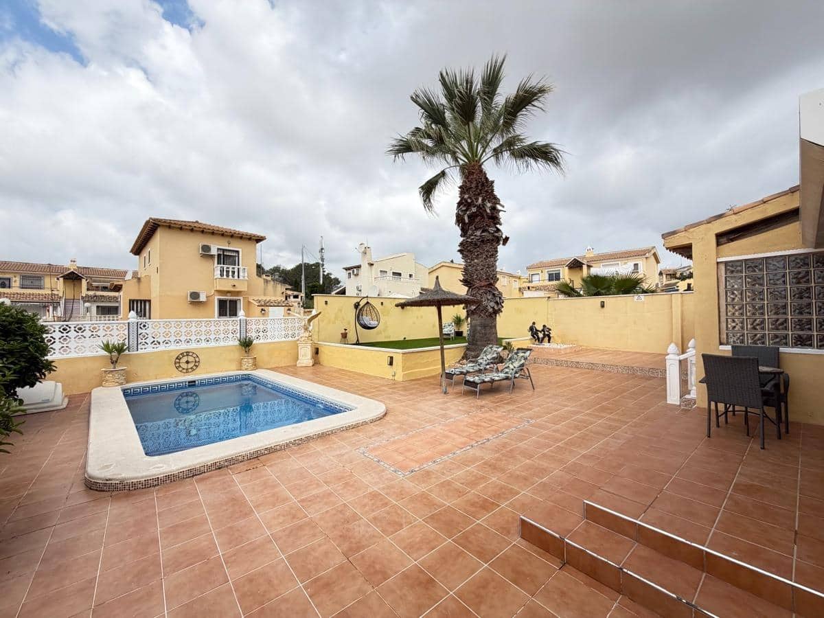 4 Zimmer Villa zu verkaufen in Villamartin - 385.000 € (Ref: 9873458)