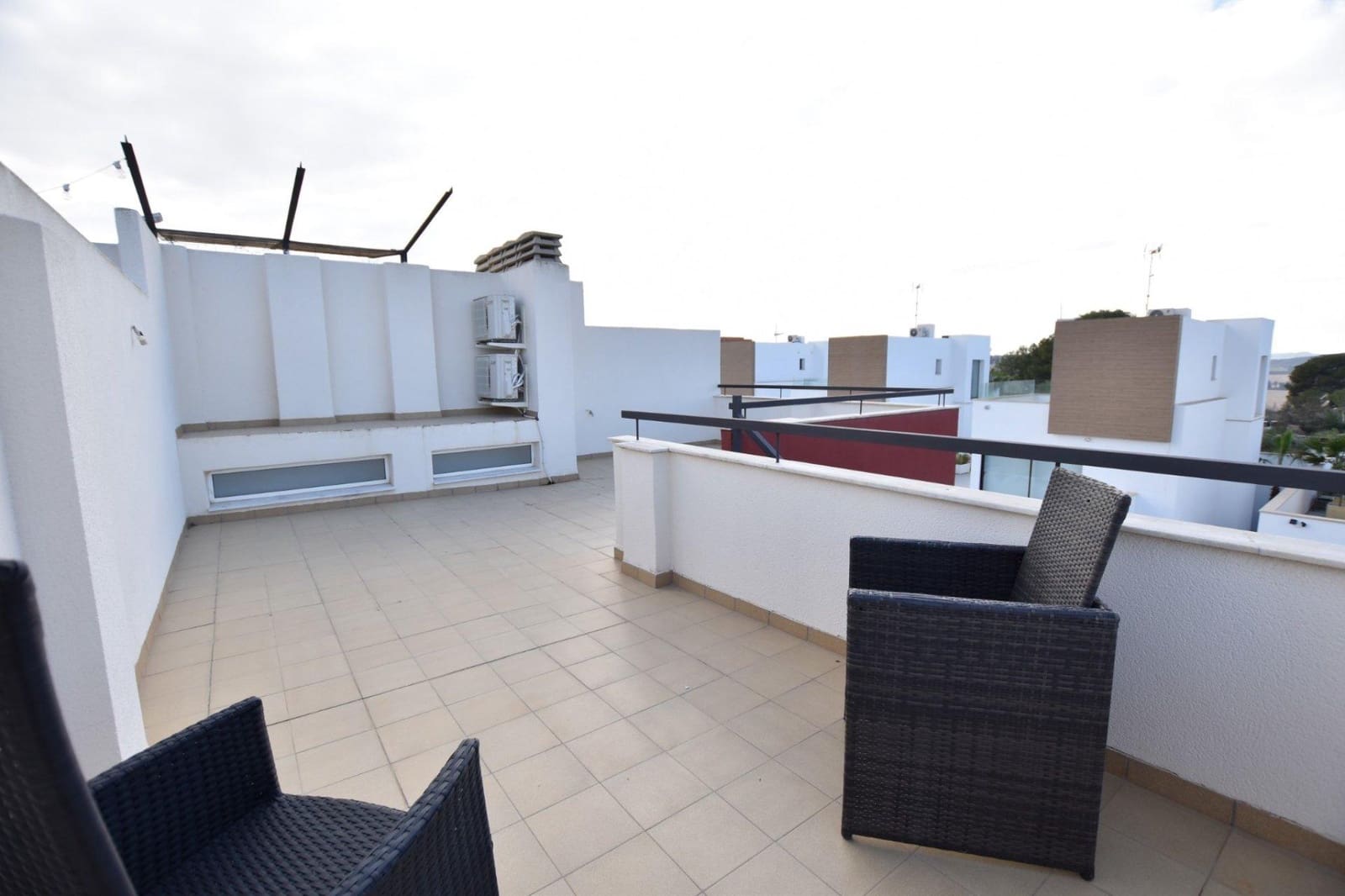 Chalet de 3 habitaciones en Algorfa en venta con garaje - 309.000 € (Ref: 9876367)