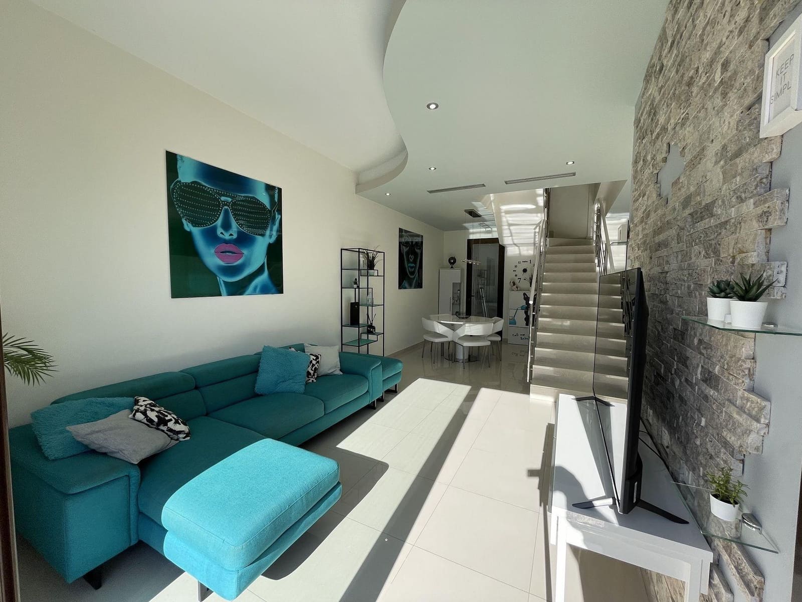 2 makuuhuone Rivitalo myytävänä paikassa Orihuela Costa mukana uima-altaan - 284 000 € (Ref: 9892304)