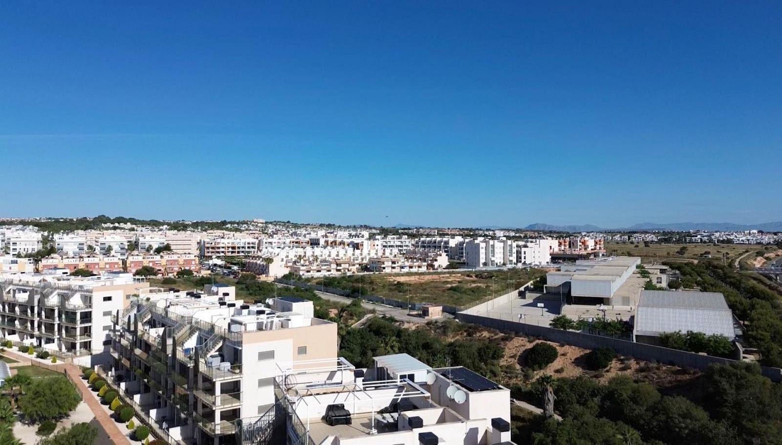 Apartamento de 3 habitaciones en Playa Flamenca en venta con piscina - 324.900 € (Ref: 9892307)