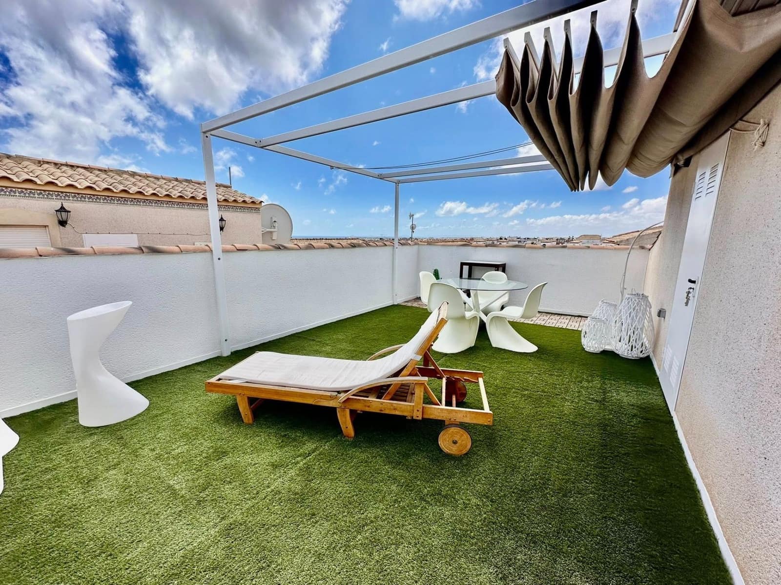 2 bedroom Penthouse for sale in Orihuela Costa - € 199,000 (Ref: 9903873)