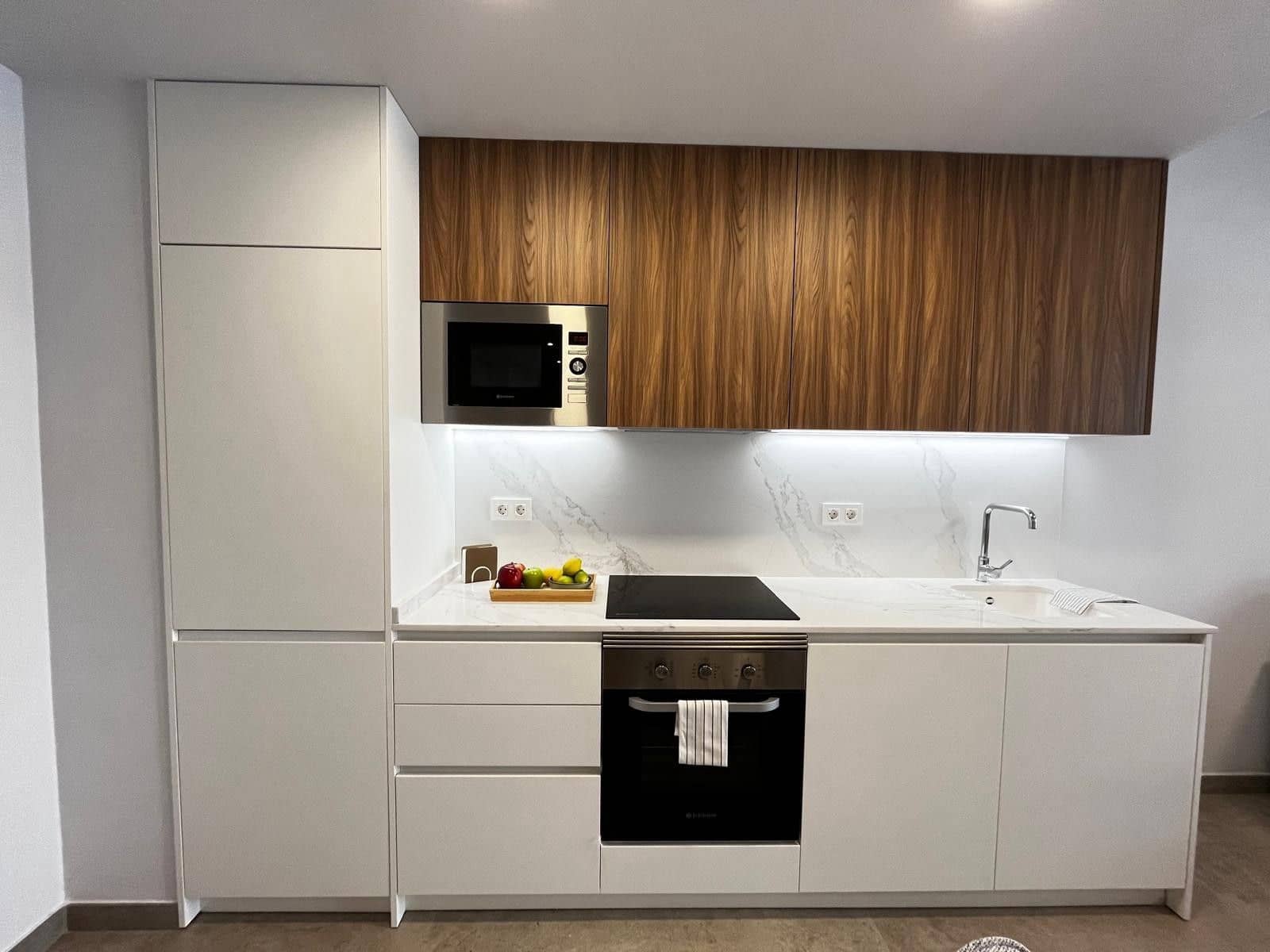 2 soveværelse Lejlighed til salg i Torrevieja med swimmingpool - € 249.900 (Ref: 9936360)