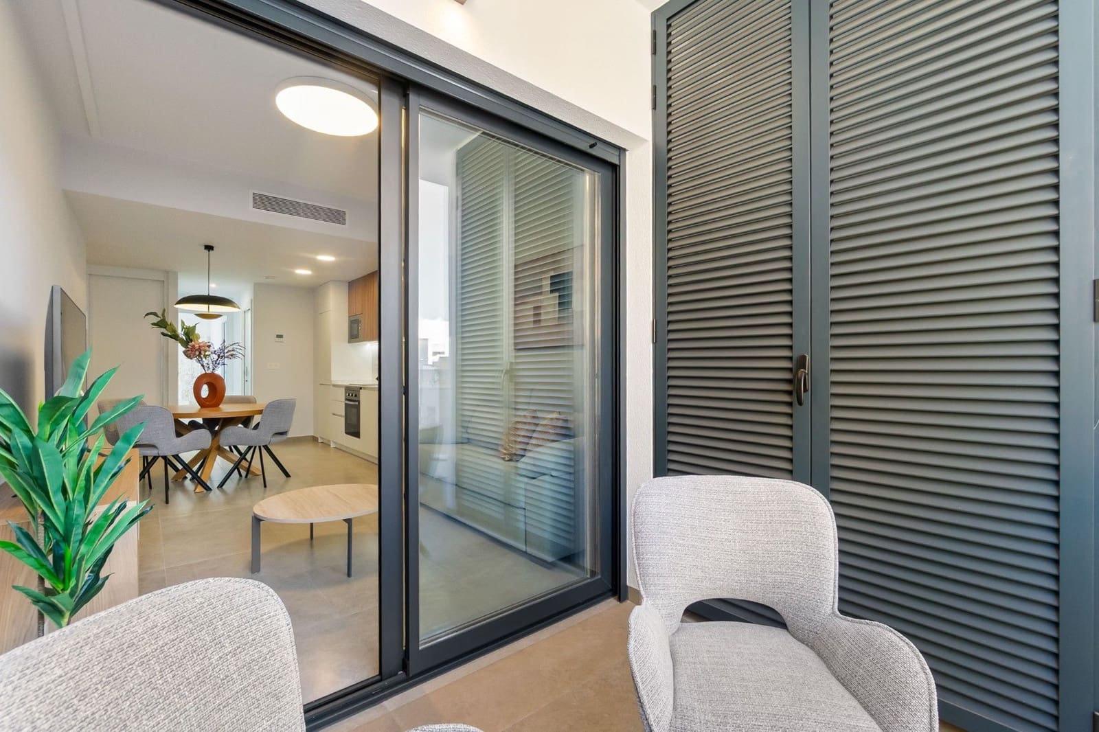 2 soveværelse Lejlighed til salg i Torrevieja med swimmingpool - € 249.900 (Ref: 9936360)