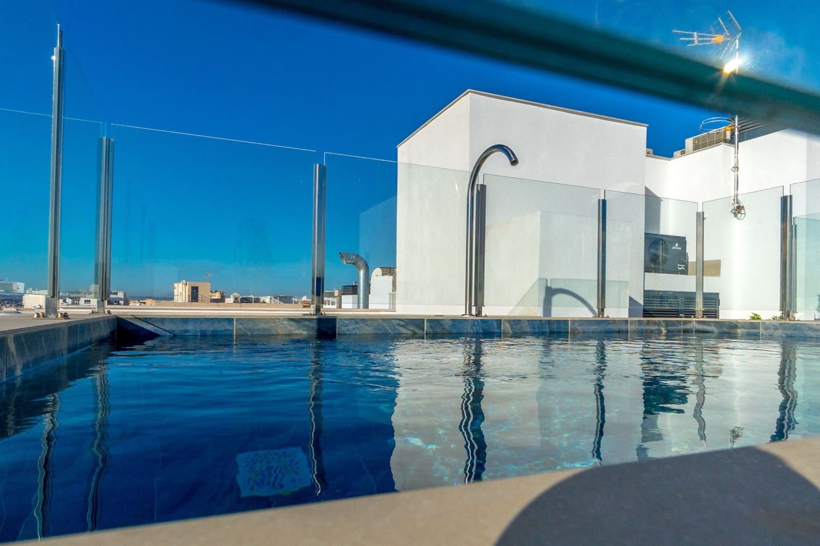 2 soveværelse Lejlighed til salg i Torrevieja med swimmingpool - € 249.900 (Ref: 9936360)