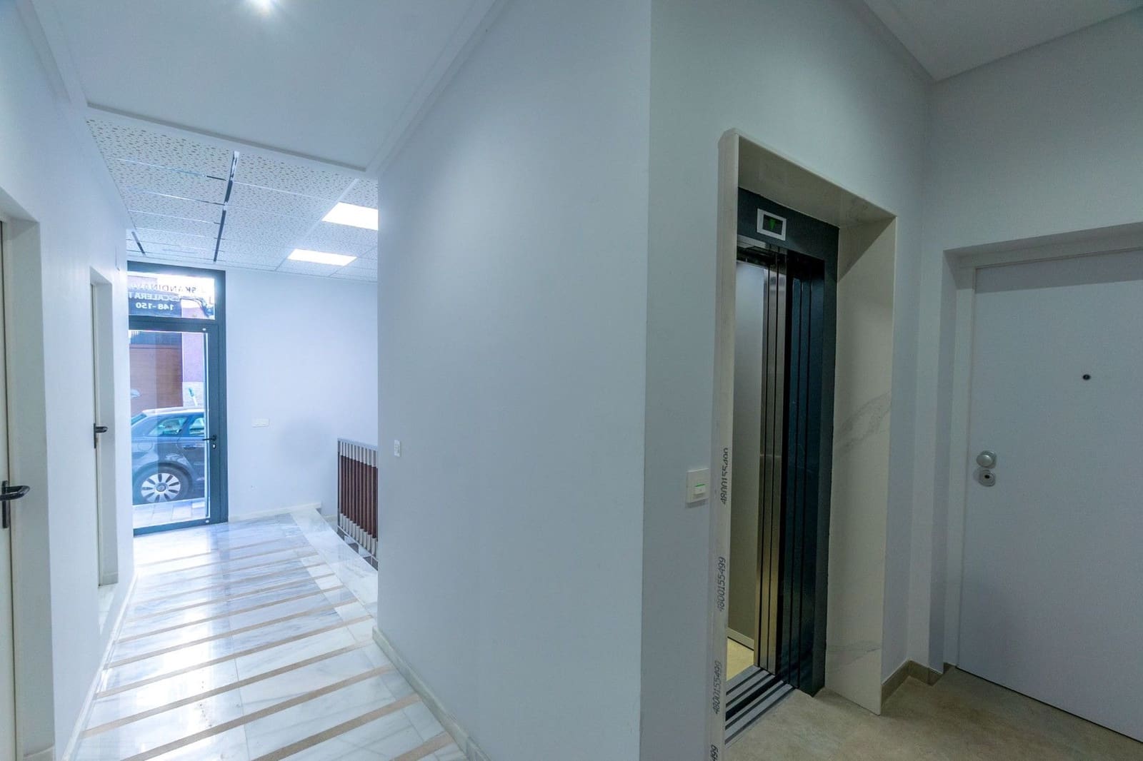 2 soveværelse Lejlighed til salg i Torrevieja med swimmingpool - € 249.900 (Ref: 9936360)