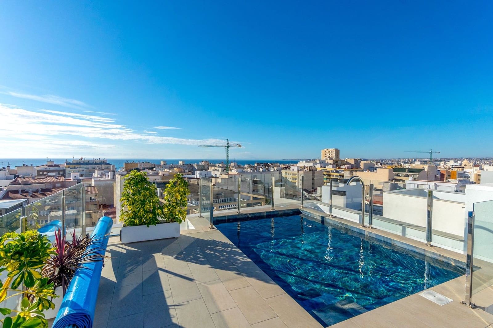 2 soveværelse Lejlighed til salg i Torrevieja med swimmingpool - € 249.900 (Ref: 9936360)