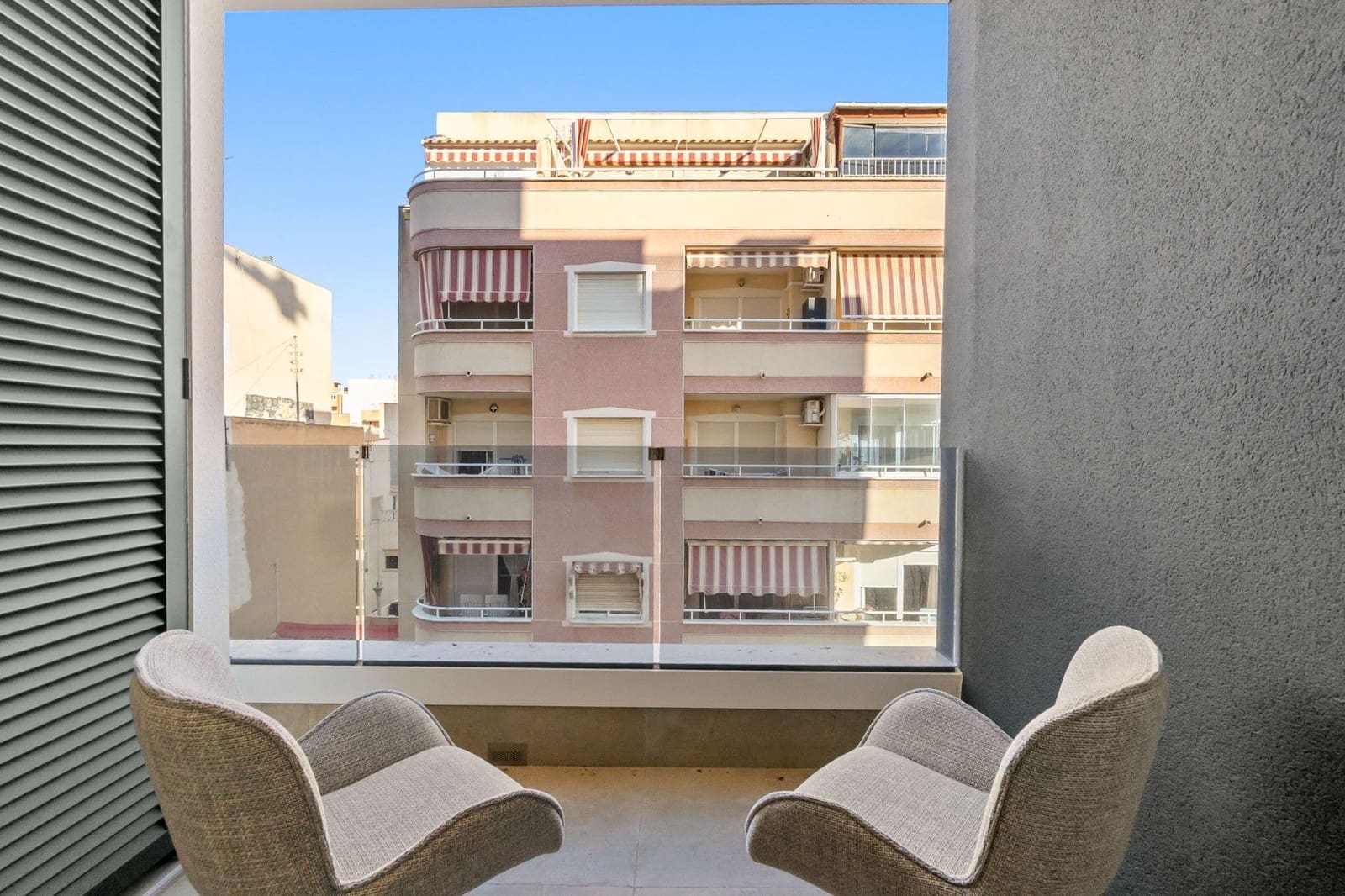 2 soveværelse Lejlighed til salg i Torrevieja med swimmingpool - € 249.900 (Ref: 9936360)