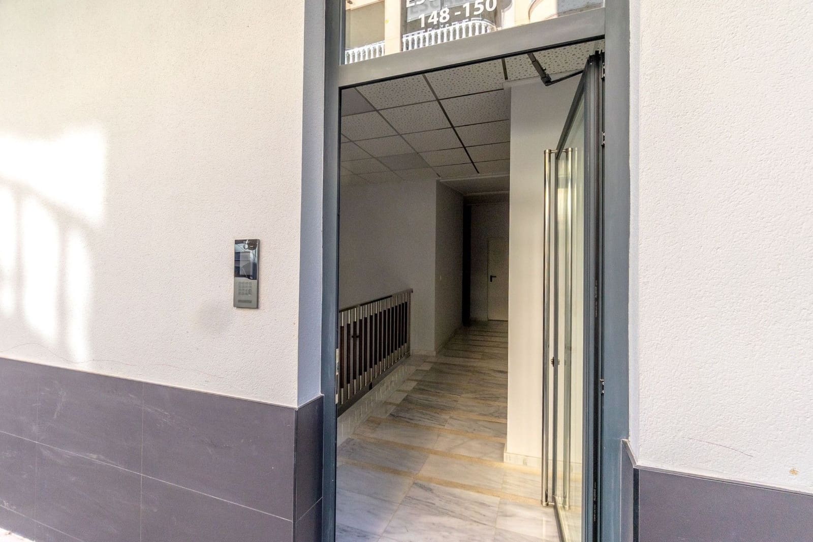 2 soveværelse Lejlighed til salg i Torrevieja med swimmingpool - € 249.900 (Ref: 9936360)