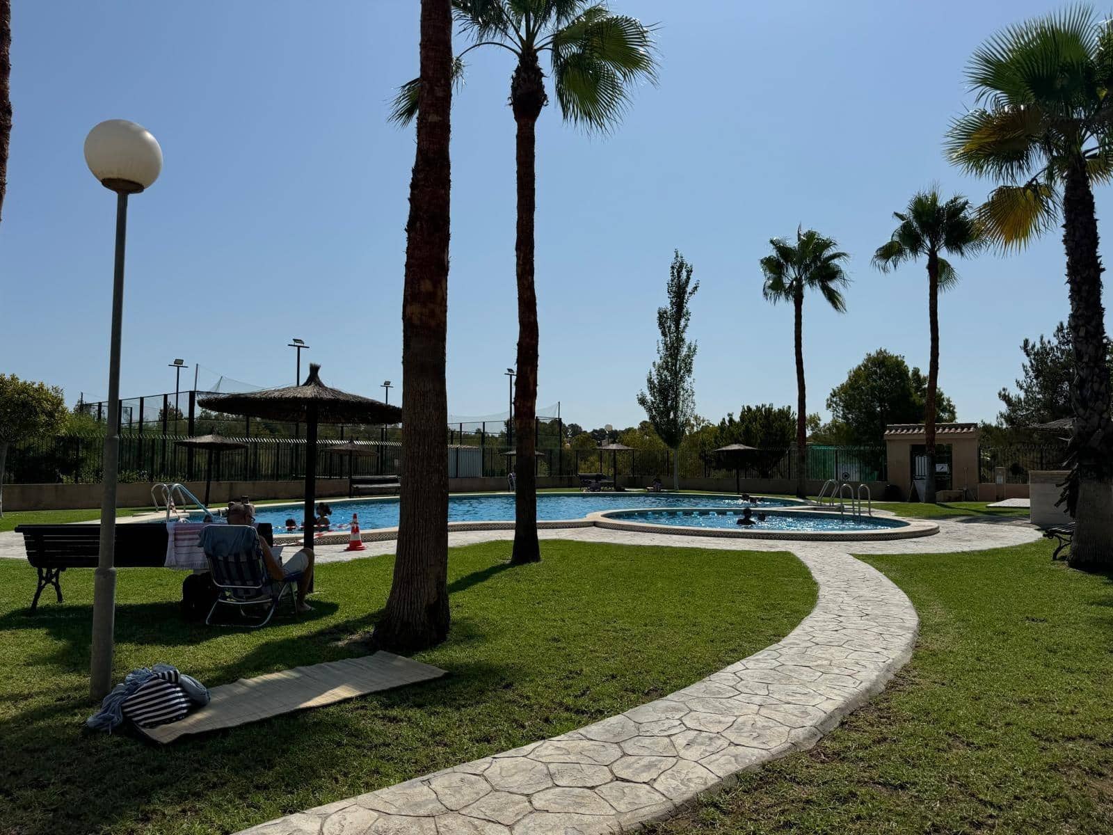 2 Zimmer Bungalow zu verkaufen in Los Balcones mit Pool - 139.900 € (Ref: 9936365)