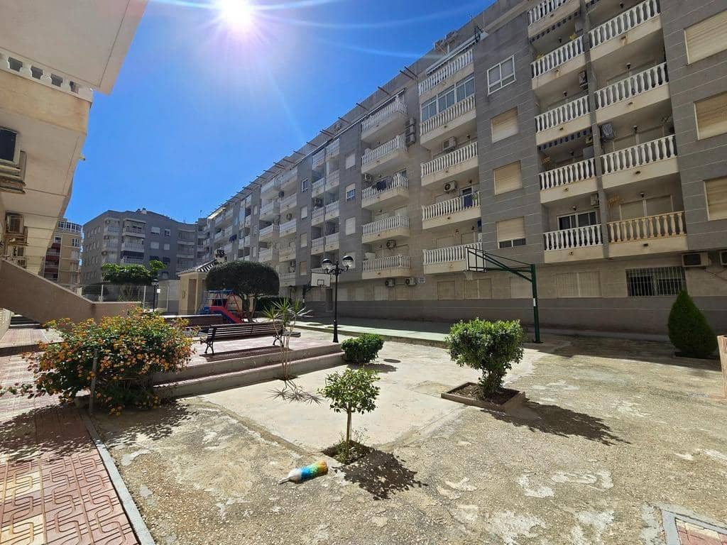Apartamento de 1 habitación en Torrevieja en venta - 116.000 € (Ref: 9939930)