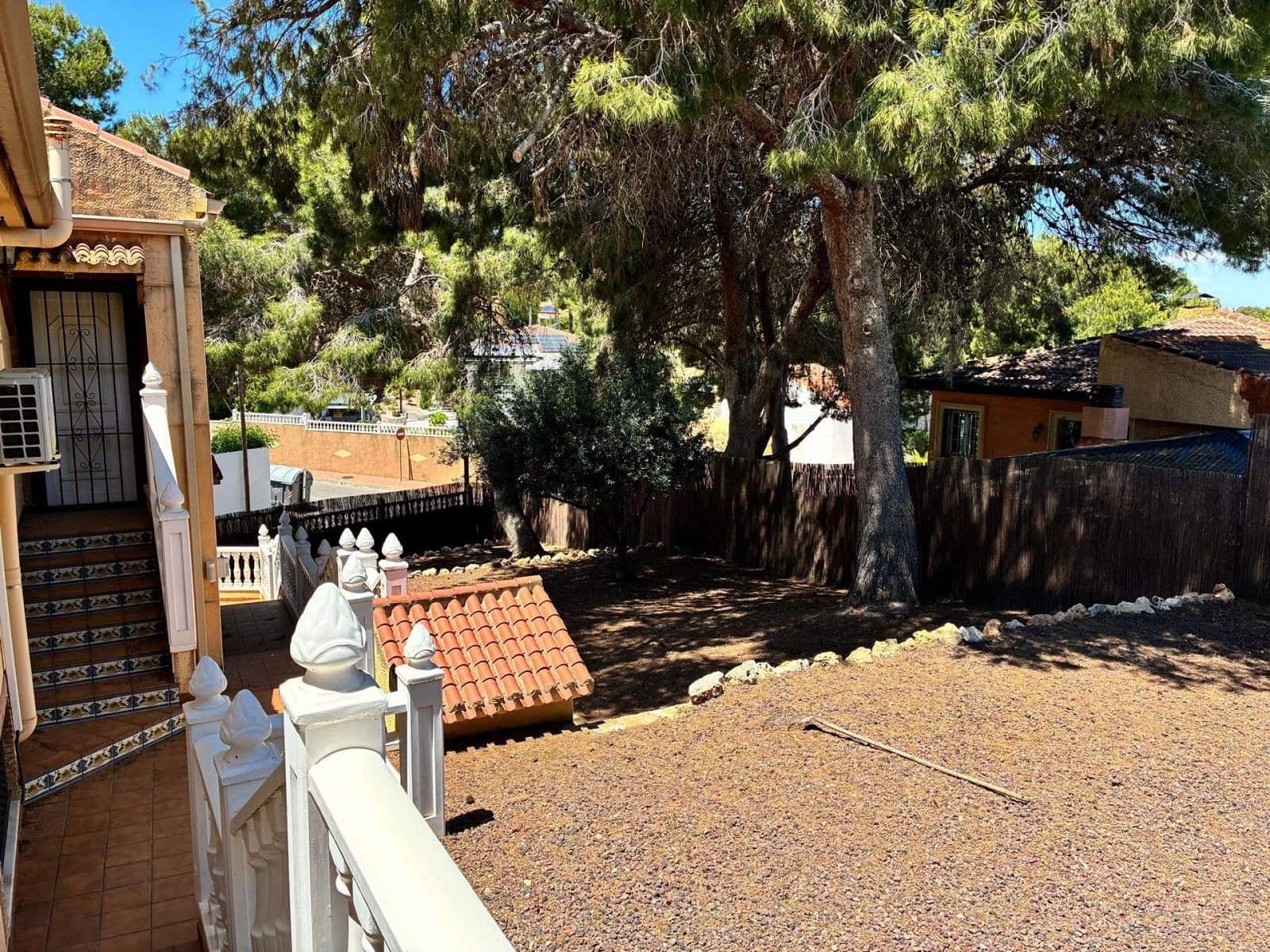 4 Zimmer Villa zu verkaufen in Torrevieja mit Pool Garage - 490.000 € (Ref: 9939936)