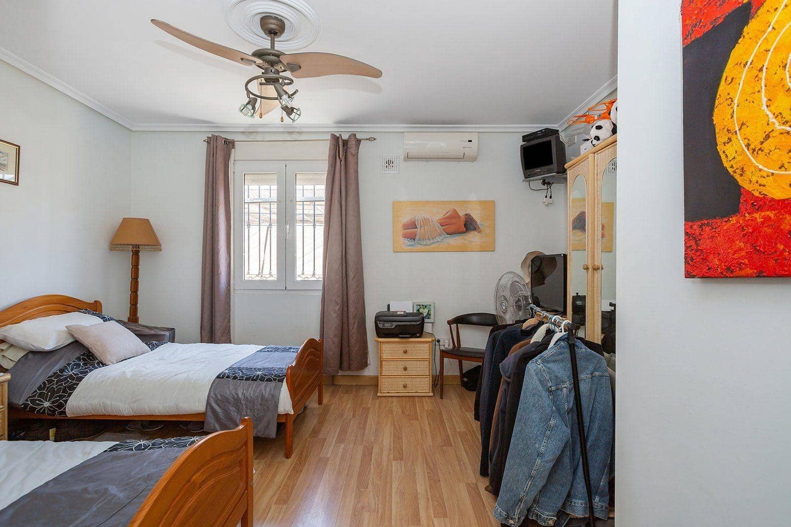 6 Zimmer Villa zu verkaufen in Los Balcones mit Pool - 610.000 € (Ref: 9942480)