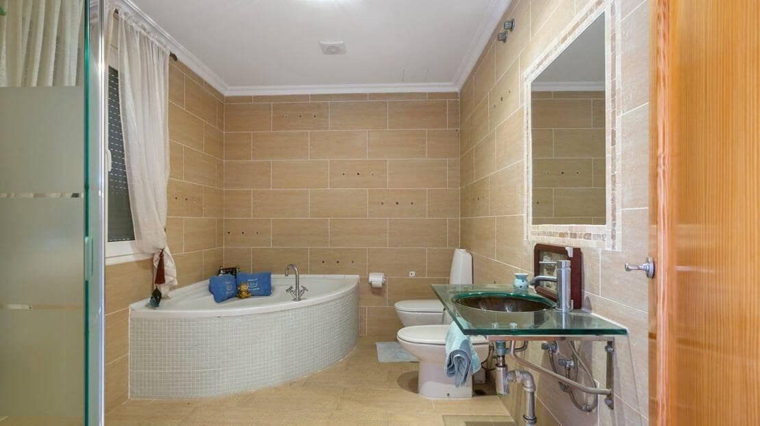 6 Zimmer Villa zu verkaufen in Los Balcones mit Pool - 610.000 € (Ref: 9942480)