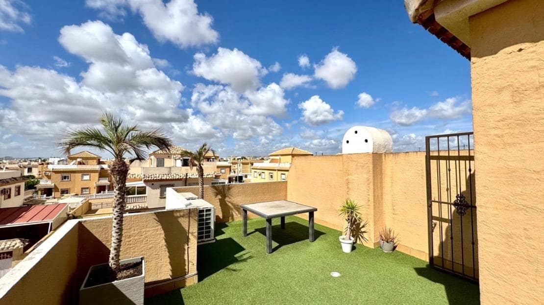3 soveværelse Lejlighed til salg i Dona Pepa med swimmingpool - € 289.000 (Ref: 9942481)