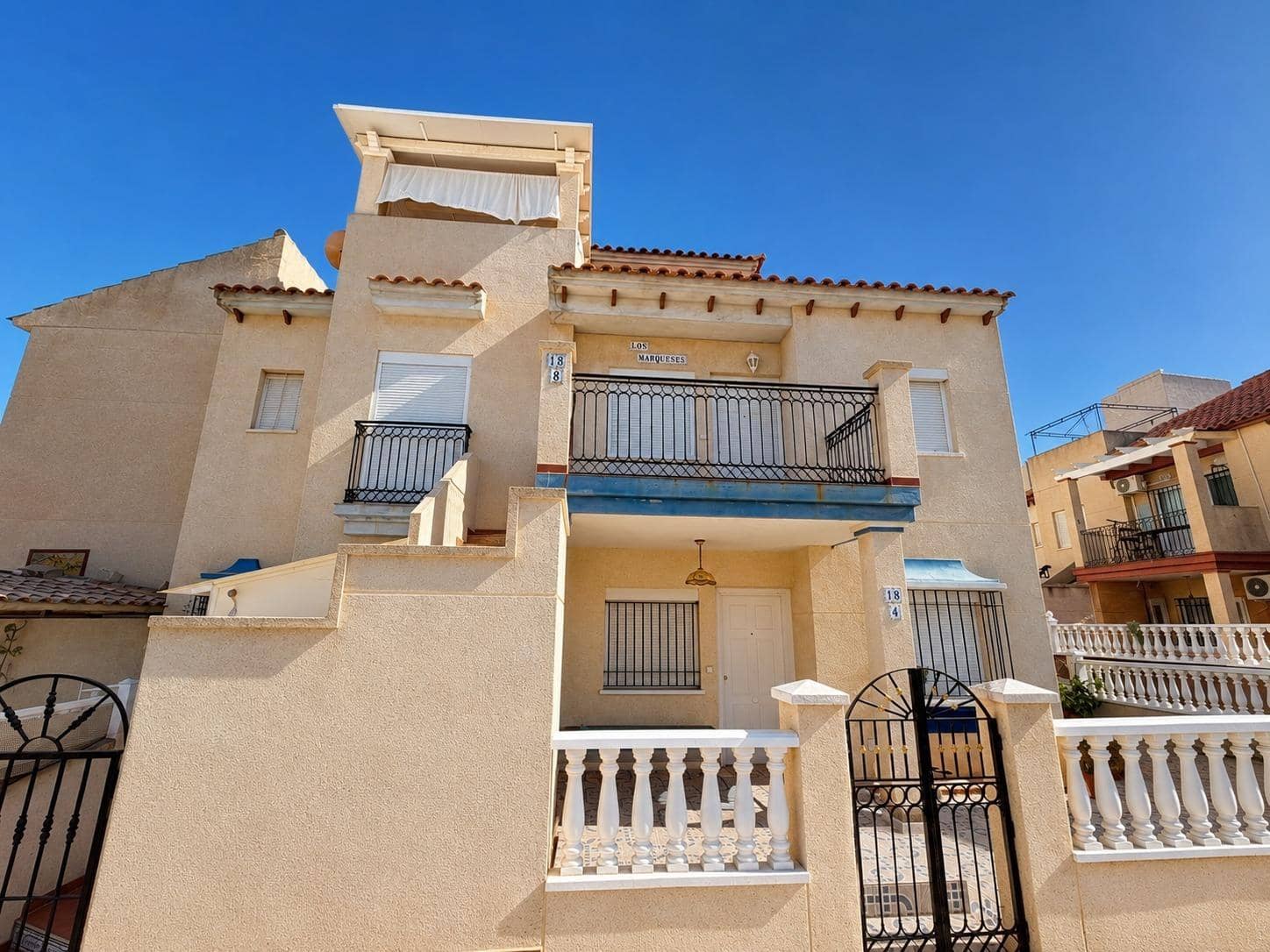 2 slaapkamer Appartement te koop in Playa Flamenca met zwembad - € 129.000 (Ref: 9943646)