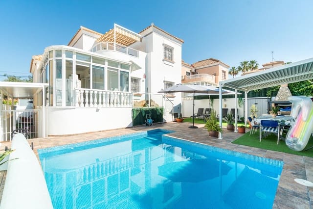 4 soveværelse Villa til salg i Las Filipinas med swimmingpool - € 365.000 (Ref: 9945669)