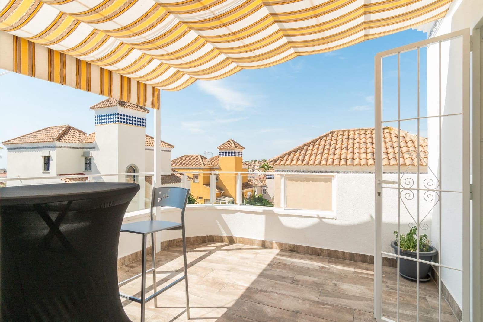 4 soveværelse Villa til salg i Filipinas med swimmingpool - € 365.000 (Ref: 9945669)