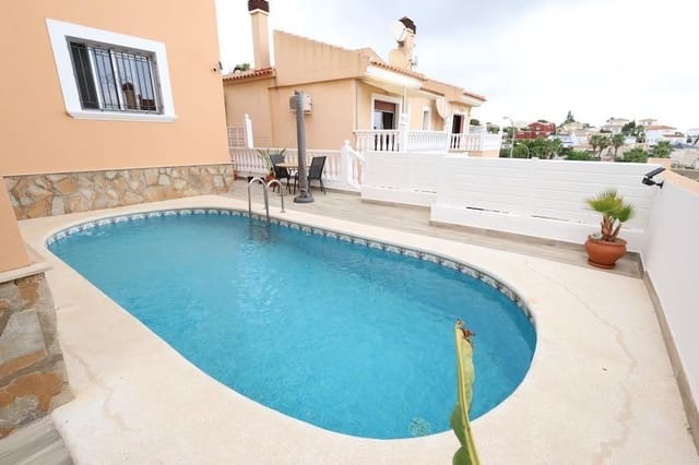 5 soveværelse Villa til salg i Las Filipinas med swimmingpool - € 385.000 (Ref: 9945671)