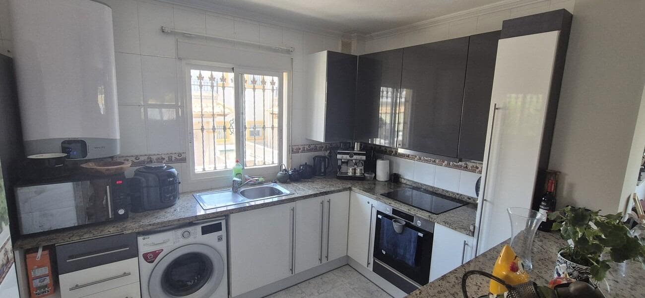 4 quarto Moradia para venda em Filipinas com piscina - 399 995 € (Ref: 9945676)