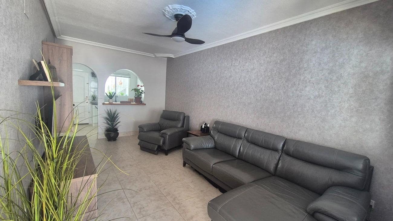 2 sypialnia Bungalow na sprzedaż w San Miguel de Salinas z basenem - 240 000 € (Ref: 9945677)