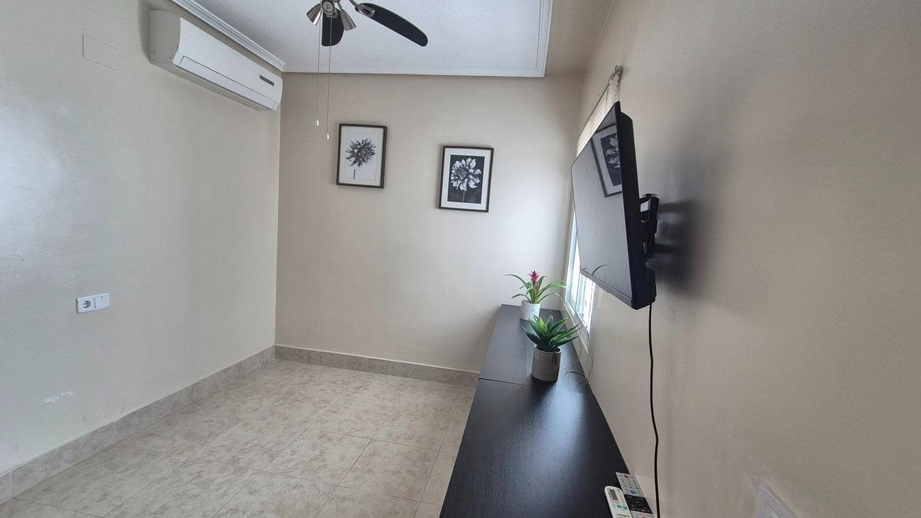 2 sypialnia Bungalow na sprzedaż w San Miguel de Salinas z basenem - 240 000 € (Ref: 9945677)