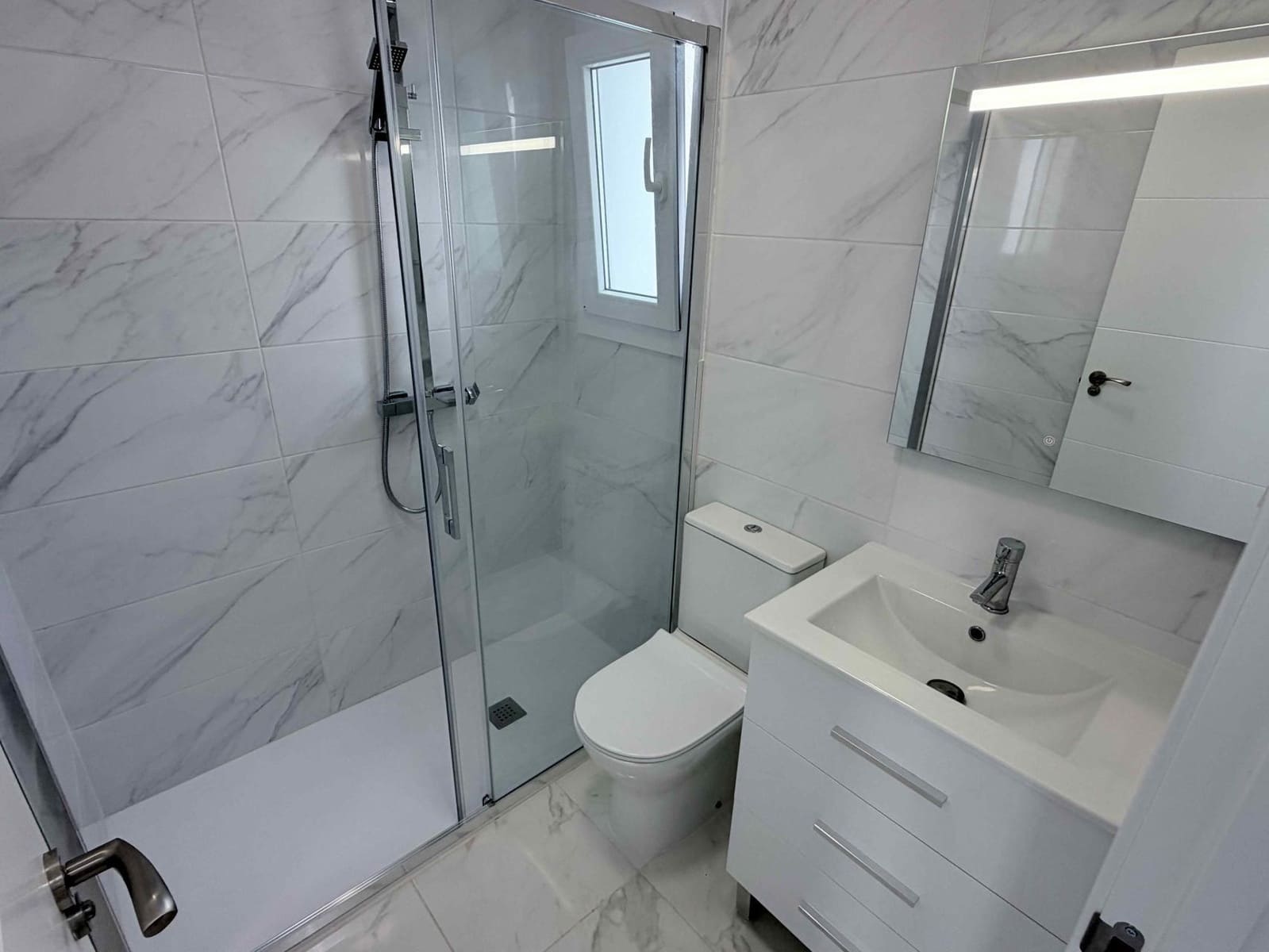 3 makuuhuone Huoneisto myytävänä paikassa Los Balcones mukana uima-altaan - 229 000 € (Ref: 9947883)