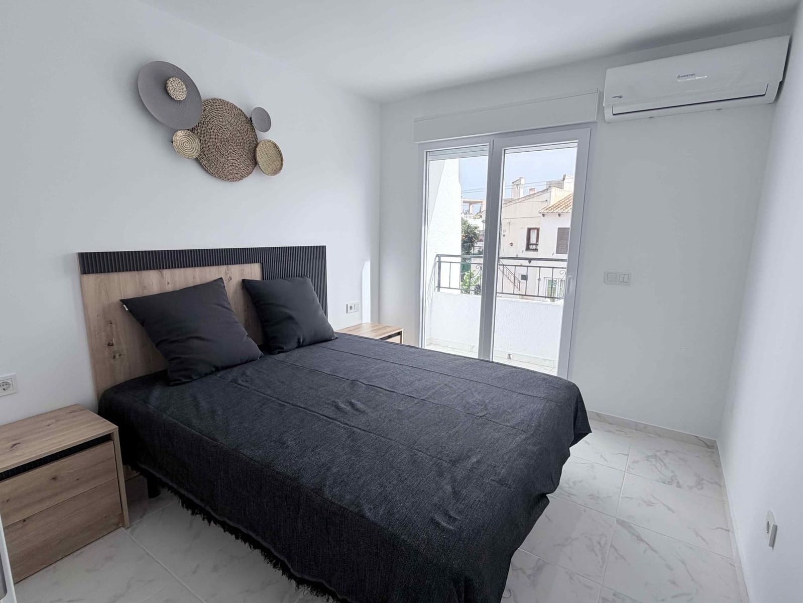 3 makuuhuone Huoneisto myytävänä paikassa Los Balcones mukana uima-altaan - 229 000 € (Ref: 9947883)