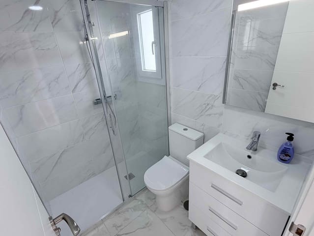 3 makuuhuone Huoneisto myytävänä paikassa Los Balcones mukana uima-altaan - 229 000 € (Ref: 9947883)