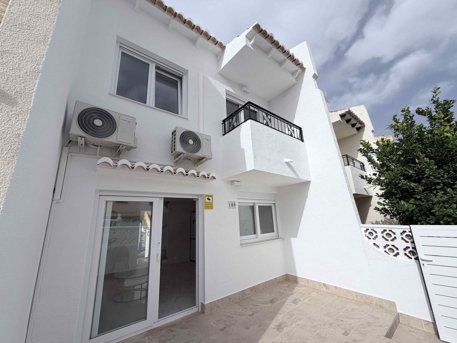 3 makuuhuone Huoneisto myytävänä paikassa Los Balcones mukana uima-altaan - 229 000 € (Ref: 9947883)