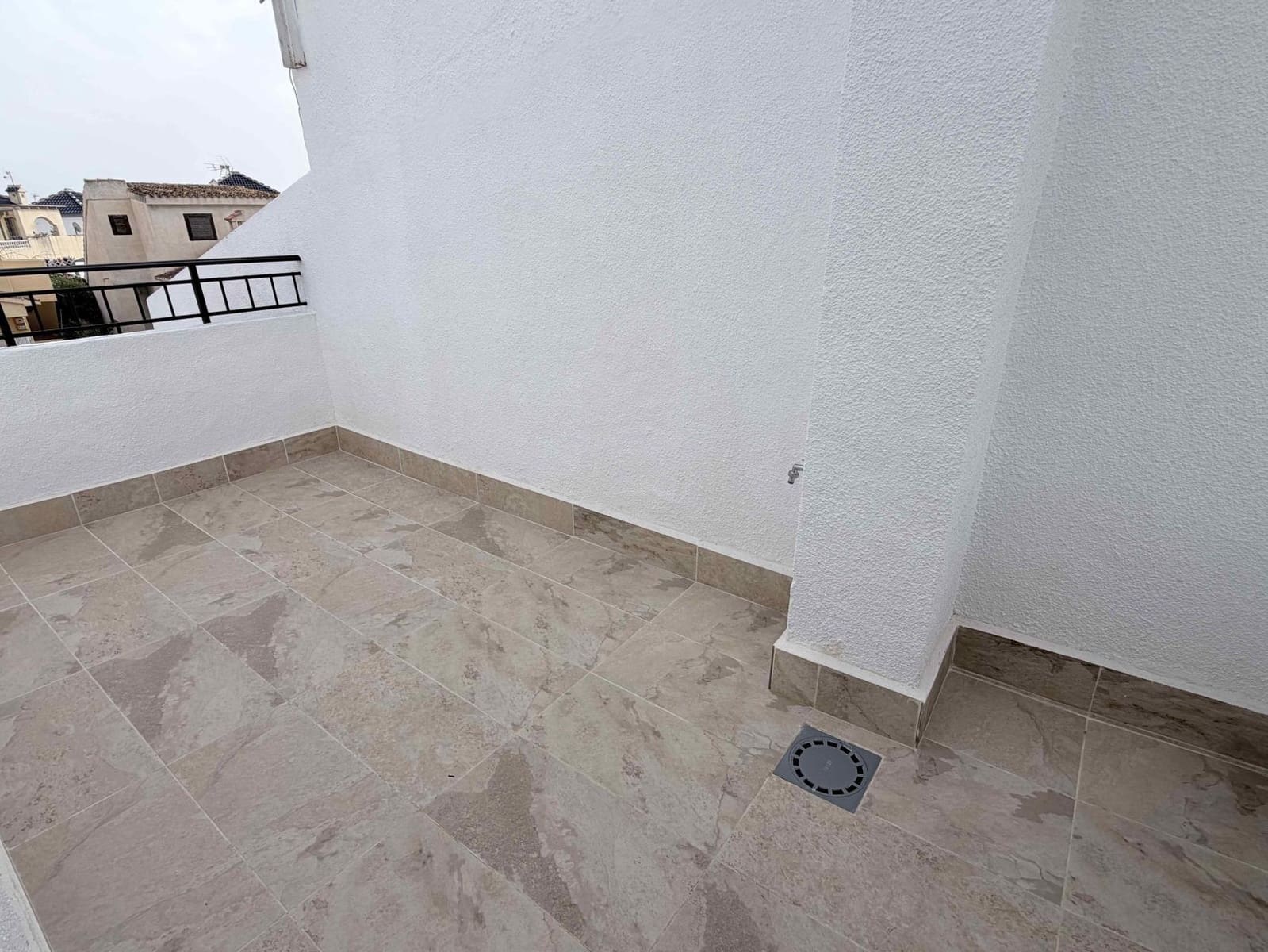 3 makuuhuone Huoneisto myytävänä paikassa Los Balcones mukana uima-altaan - 229 000 € (Ref: 9947883)
