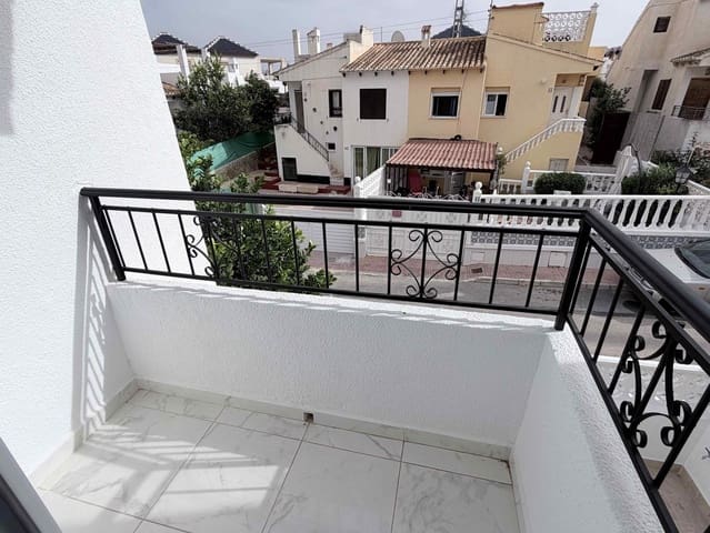 3 makuuhuone Huoneisto myytävänä paikassa Los Balcones mukana uima-altaan - 229 000 € (Ref: 9947883)