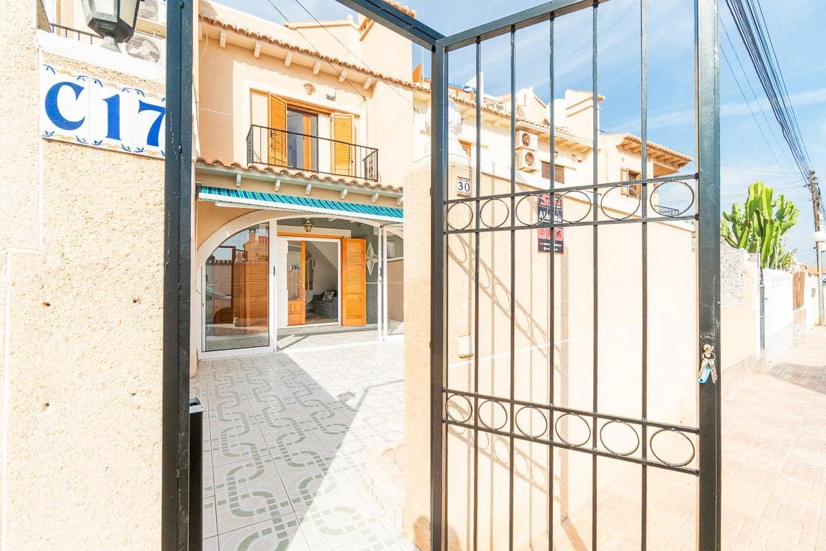 2 soveværelse Rækkehus til salg i El Chaparral med swimmingpool - € 139.000 (Ref: 9949743)