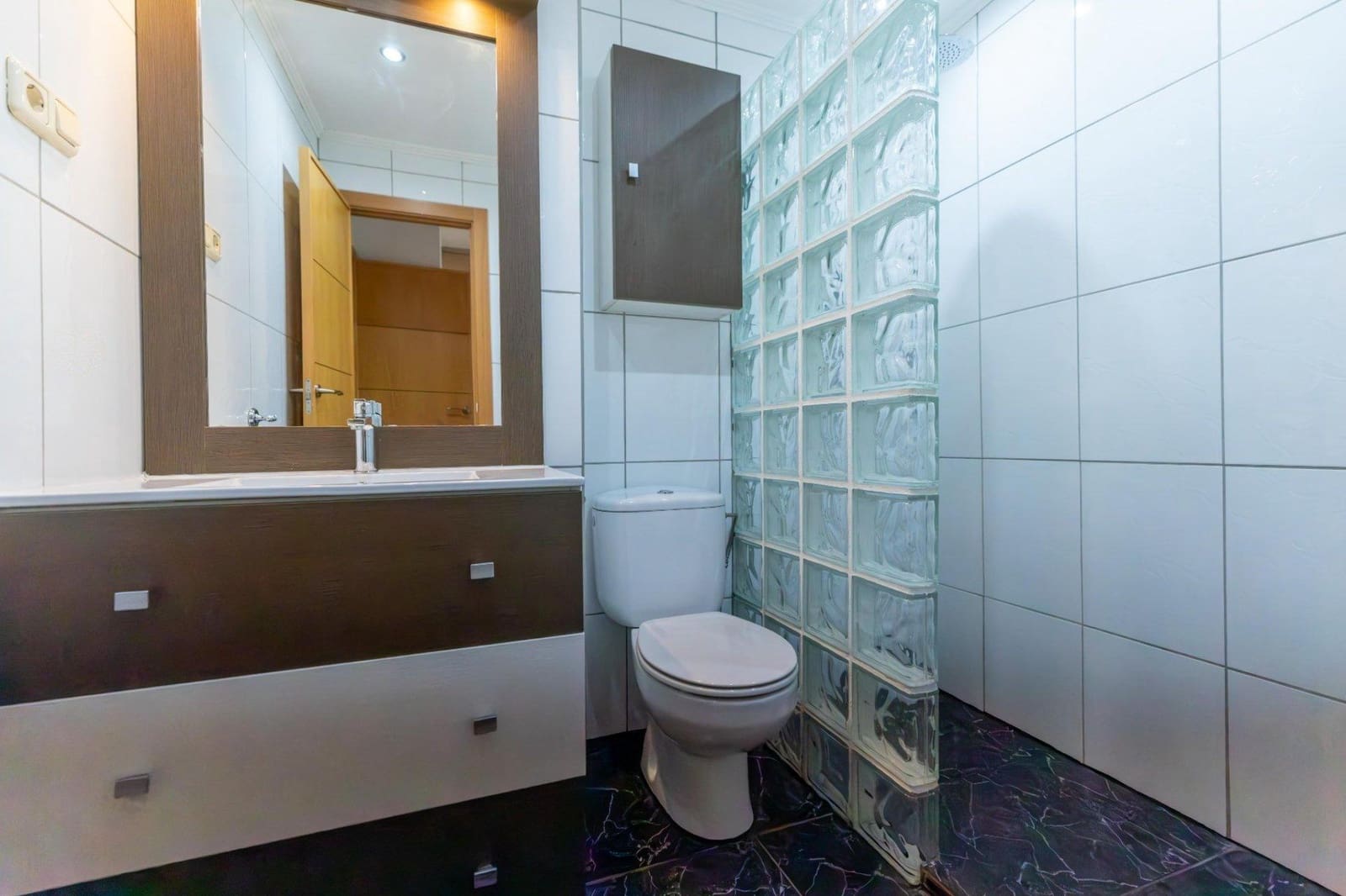 Bungalow de 1 habitación en Torrevieja en venta con piscina - 132.000 € (Ref: 9949749)