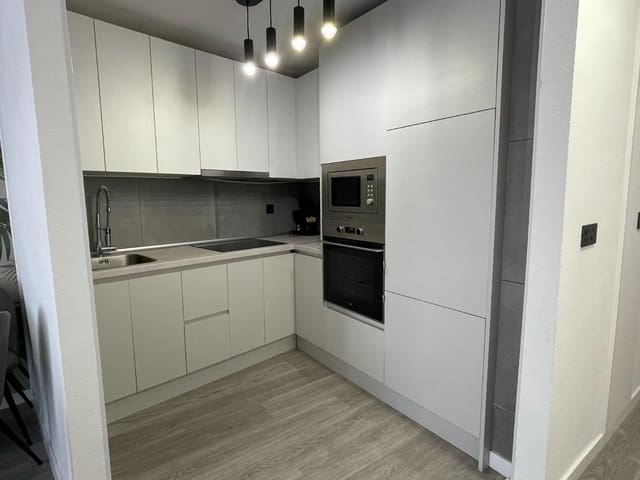 2 soveværelse Lejlighed til salg i Centro, Torrevieja - € 165.000 (Ref: 9962672)