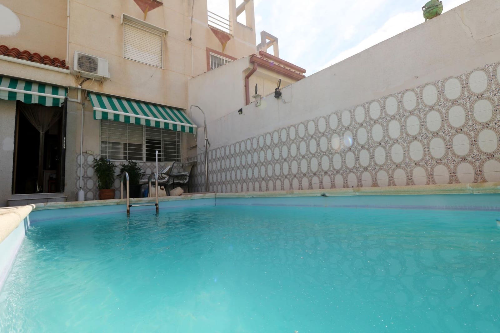 4 camera da letto Villa in vendita in El Limonar con piscina - 189.000 € (Rif: 9962674)