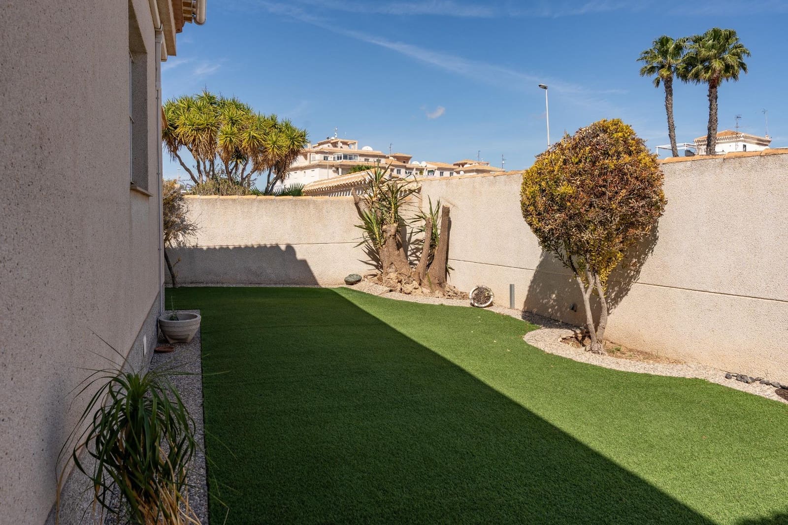 3 bedroom Villa for sale in Playa Flamenca with pool garage - € 560,000 (Ref: 9973297)