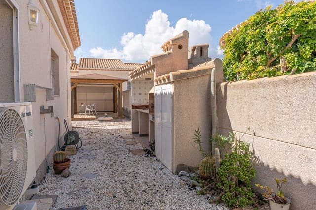 3 sypialnia Willa na sprzedaż w Playa Flamenca, Orihuela z basenem garażem - 560 000 € (Ref: 9973297)