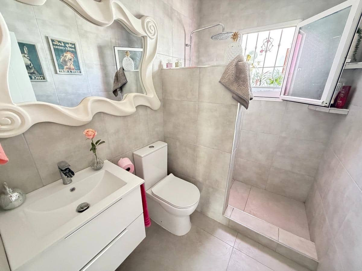 3 soverom Villa til salgs i San Miguel de Salinas med svømmebasseng - € 350 000 (Ref: 9975391)