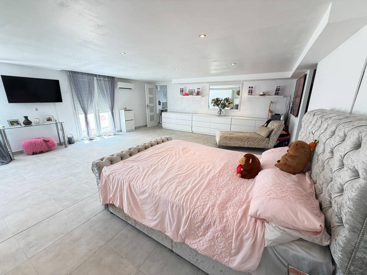 3 soverom Villa til salgs i San Miguel de Salinas med svømmebasseng - € 350 000 (Ref: 9975391)
