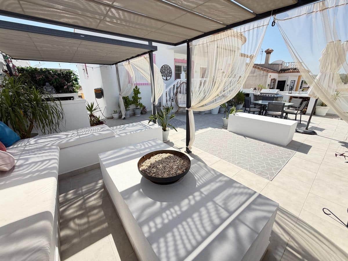 3 soverom Villa til salgs i San Miguel de Salinas med svømmebasseng - € 350 000 (Ref: 9975391)