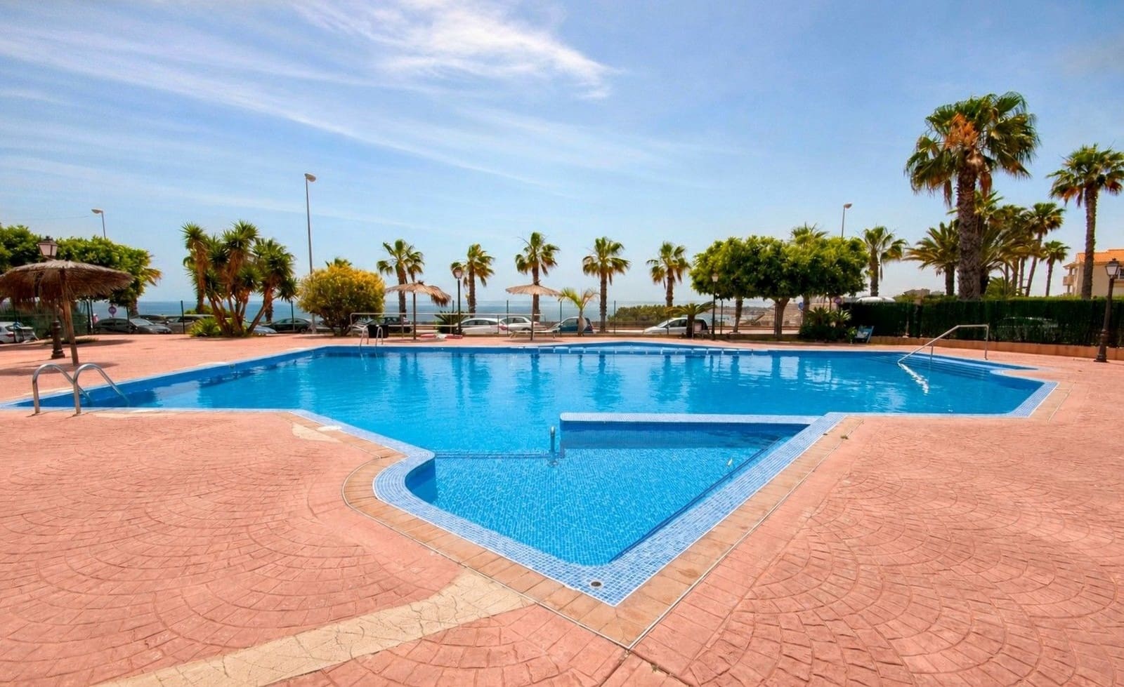 2 sovrum Lägenhet till salu i Campoamor med pool garage - 224 000 € (Ref: 9975392)