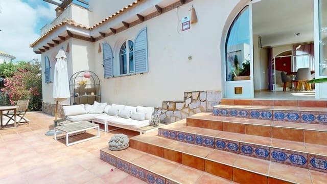 5 sypialnia Willa na sprzedaż w La Zenia, Orihuela z basenem - 795 000 € (Ref: 9977290)