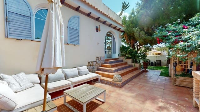 5 sypialnia Willa na sprzedaż w La Zenia, Orihuela z basenem - 795 000 € (Ref: 9977290)