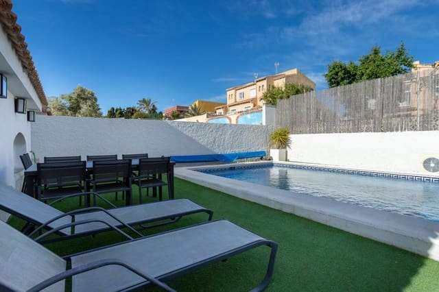 4 soverom Villa til salgs i Los Balcones med svømmebasseng garasje - € 620 000 (Ref: 9977291)