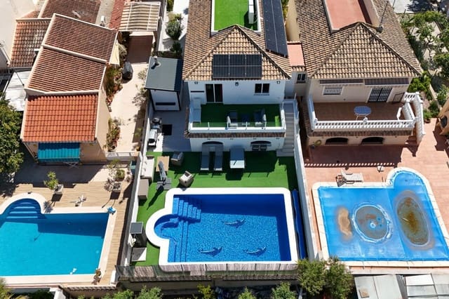 4 soverom Villa til salgs i Los Balcones med svømmebasseng garasje - € 620 000 (Ref: 9977291)